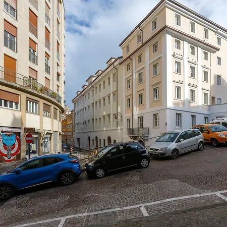 Tra Bora E Poesia, Casa Baudelaire A Trieste Daire