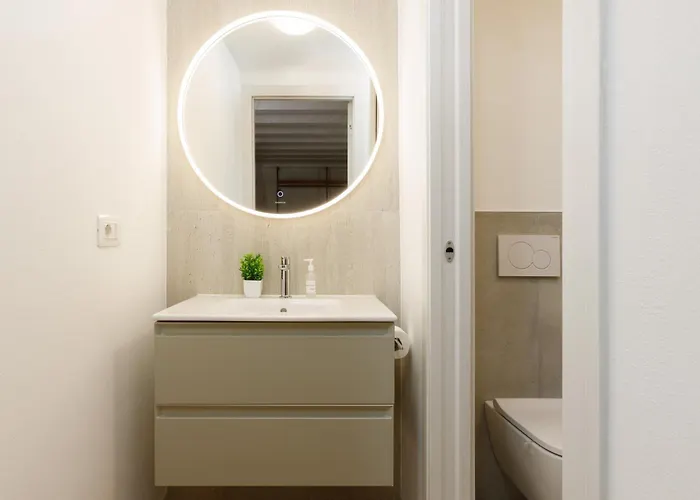 Tra Bora E Poesia, Casa Baudelaire A Trieste *