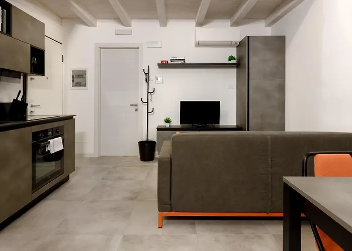 Tra Bora E Poesia, Casa Baudelaire A Trieste * Trieste