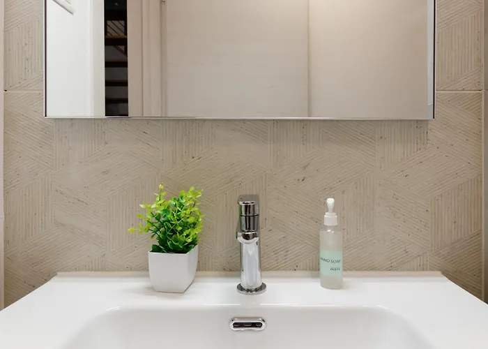 Tra Bora E Poesia, Casa Baudelaire A Trieste Daire Trieste