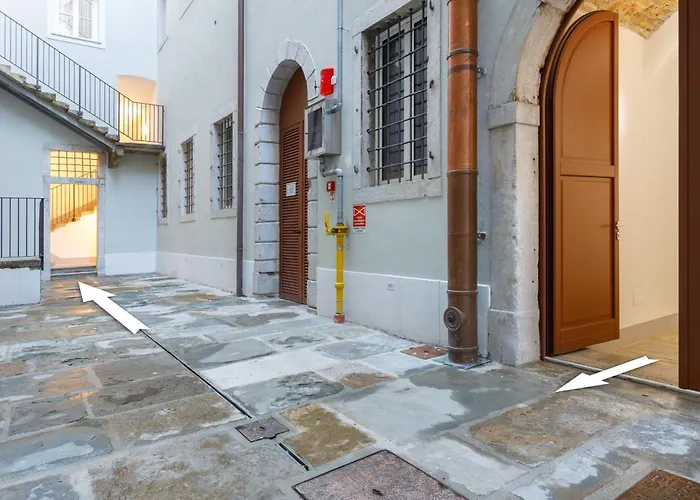 Tra Bora E Poesia, Casa Baudelaire A Trieste Trieste