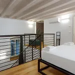 Apartamento Tra Bora E Poesia, Casa Baudelaire A *