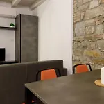 Tra Bora E Poesia, Casa Baudelaire A Apartamento Trieste