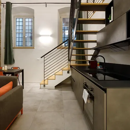 Rifugio Baudelaire, Parcheggio In Centro A *