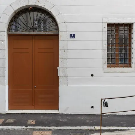 Apartment Tra Bora E Poesia, Casa Baudelaire A