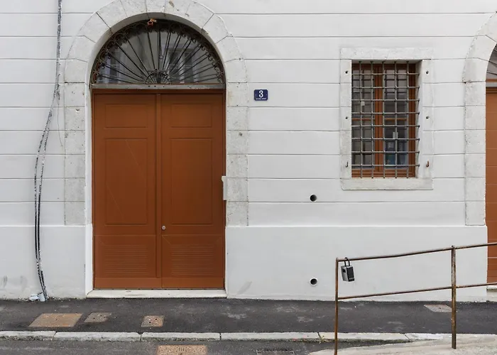 Appartamento WiFi e Parcheggio in centro a Trieste