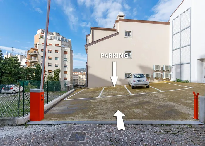 Appartamento WiFi e Parcheggio in centro a Trieste
