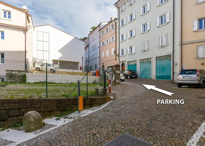 WiFi e Parcheggio in centro a Trieste Appartamento *